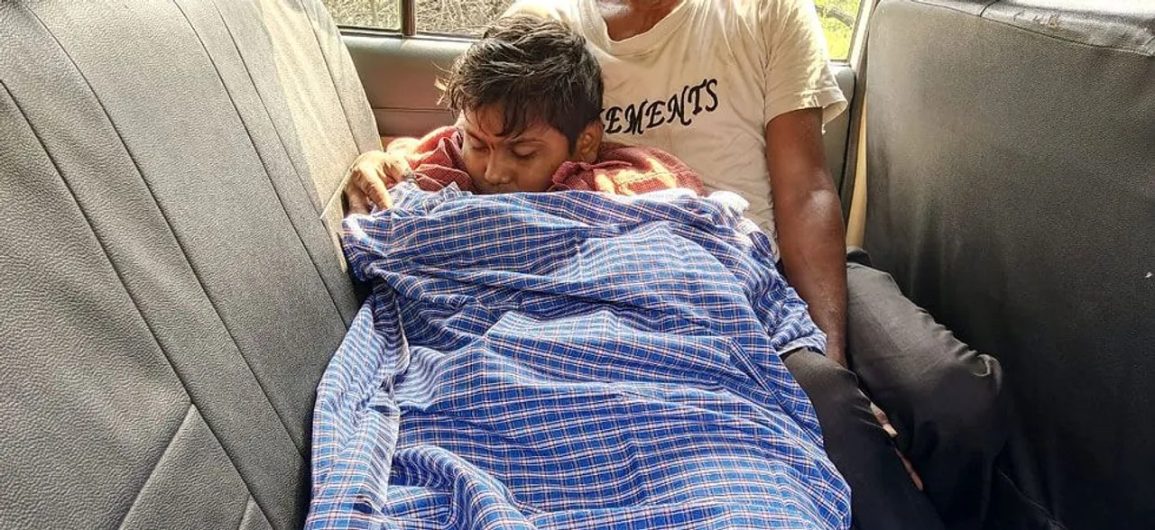 स्‍कूल जा रहे दो बच्‍चे हाइवा की चपेट में आए, दोनों की जान गई