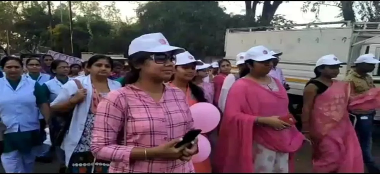 महिलाओं को वोट के लिए जागरूक कर रहा ' पिंक रैली फ़ॉर वोट'