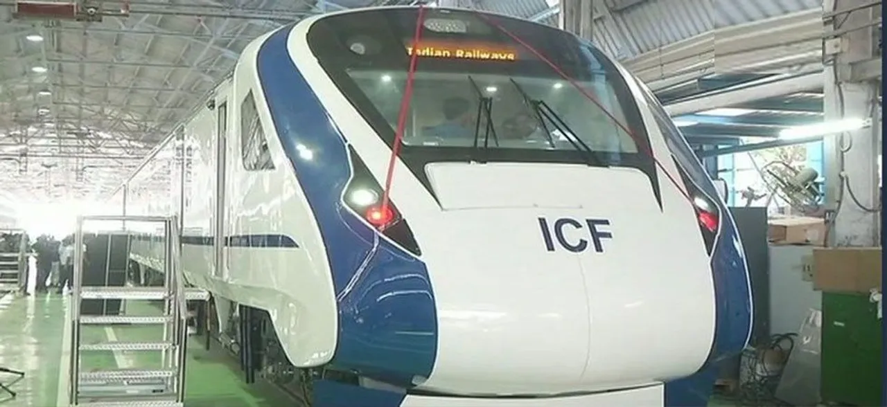 देश की पहली बिना इंजन की Train 18 लांच, जानें क्या है खासियत