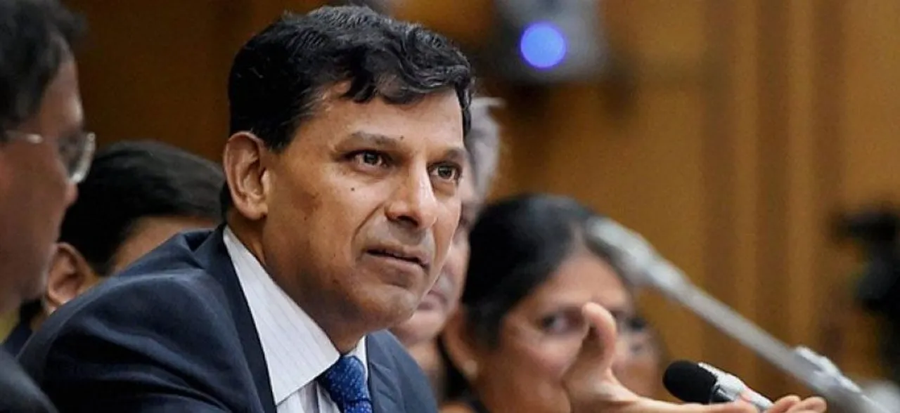 रघुराम राजन ने कहा- आरबीआई सरकार के लिए सीट बेल्ट की तरह, अगर नहीं लगाएंगे तो होंगे दुर्घटना के शिकार
