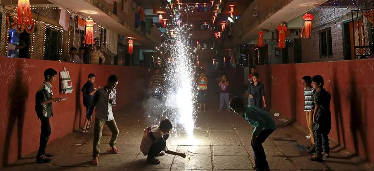 दिवाली : पटाखा फोड़ने से पहले जरा सोचिएगा...बच्चों के लिए बन सकती है 'जानलेवा'