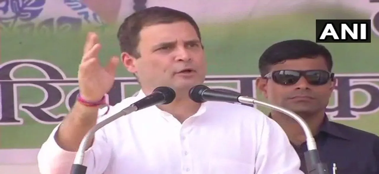 राहुल गांधी ने बोला हमला- प्रधानमंत्री नरेंद्र मोदी देखते रह गए, लुटेरे रुपये लेकर विदेश भाग गए