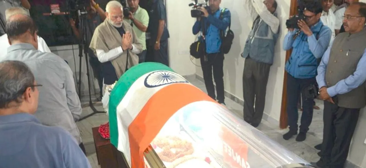 आज बेंगलुरु में अनंत कुमार की 'अंतिम यात्रा', बीजेपी नेताओं ने केंद्रीय मंत्री को दी श्रद्धांजलि