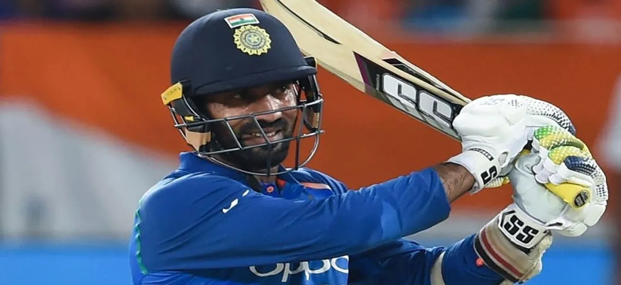 IND vs AUS ब्रिस्बेन टी-20 : शिखर धवन की पारी बेकार, बारिश के बाद ऑस्ट्रेलियाई गेंदबाजों से हारा भारत