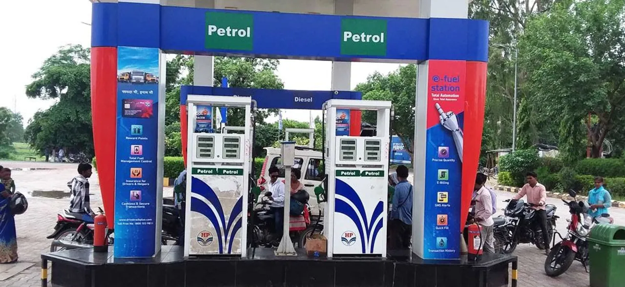 दिसंबर में मिल रहा 1 लीटर पेट्रोल फ्री, सरकारी कंपनी ने दिया ऑफर