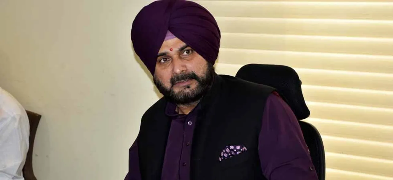 नवजोत सिंह सिद्धू के खिलाफ साथी मंत्री ने खोला मोर्चा, कहा- अमरिंदर सिंह को नहीं मानते कैप्टन तो दे दीजिए इस्तीफा