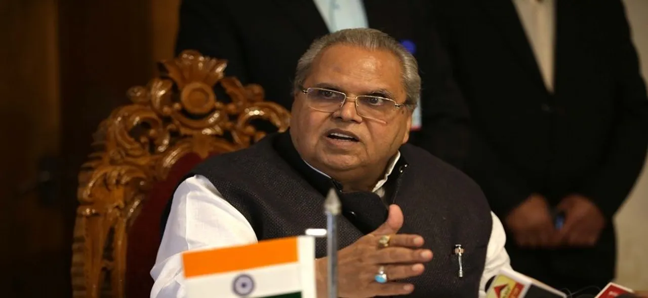 जम्मू-कश्मीर : PRC में नहीं होगा बदलाव, फैक्स मशीन पर राज्यपाल ने की उमर अब्दुल्ला की खिंचाई