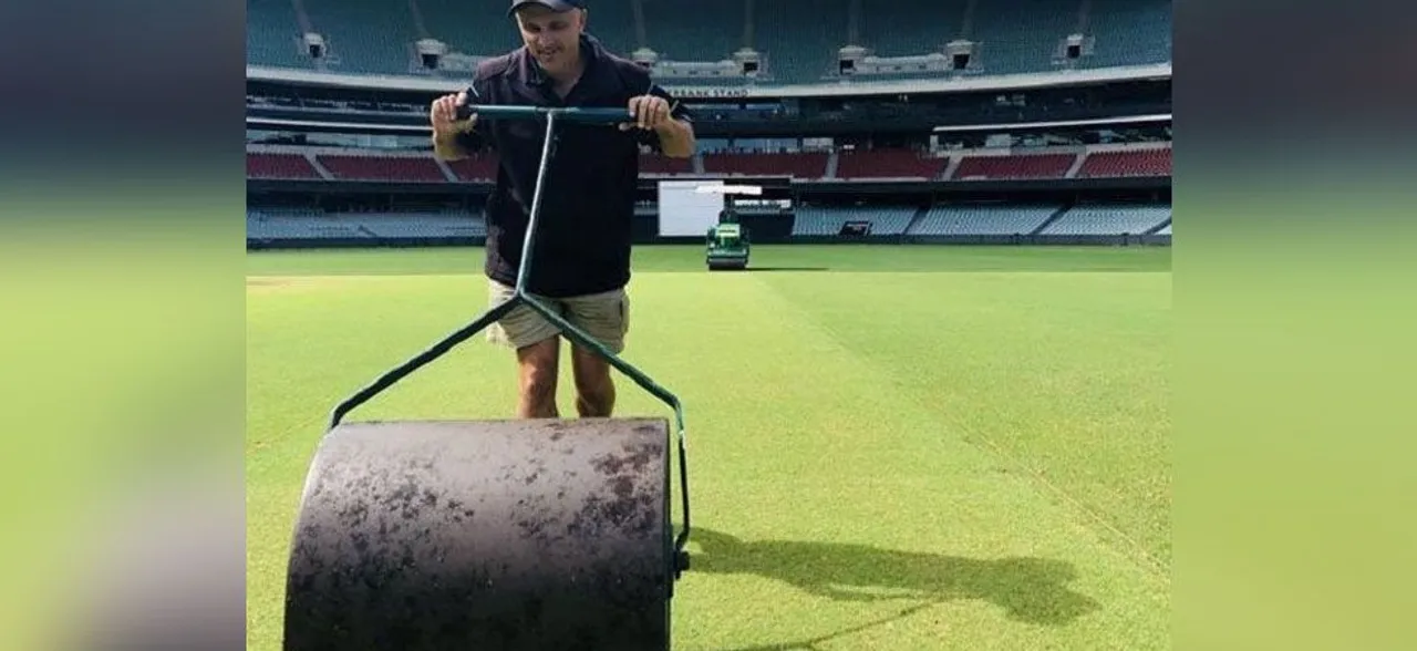 India vs Australia: ऐडिलेड के क्यूरेटर की इस बात से परेशान हुई विराट सेना