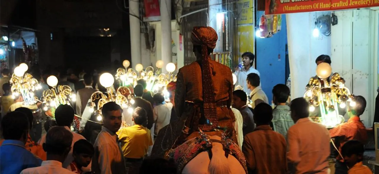 शादी के माहौल में अचानक 14 साल का लड़का जमीन पर गिर पड़ा.. और फिर चारों ओर मच गई चीख-पुकार