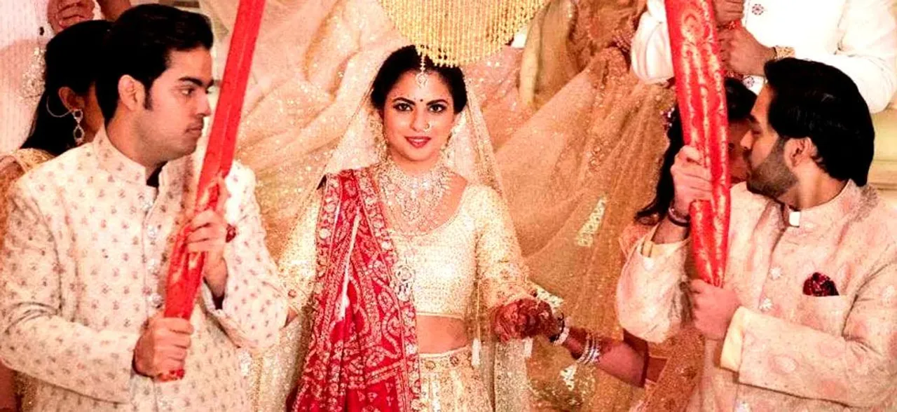 ...जब ईशा बनीं दुल्हन तो भर आईं मुकेश और नीता की आंखें, लता मंगेशकर ने दिया ये खास संदेश
