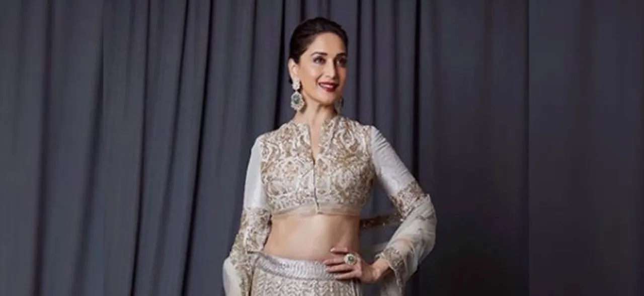 माधुरी दीक्षित ने सोशल मीडिया पर भी चलाया हुस्न का जादू, इतने मिलियन हुई फॉलोअर्स की संख्या