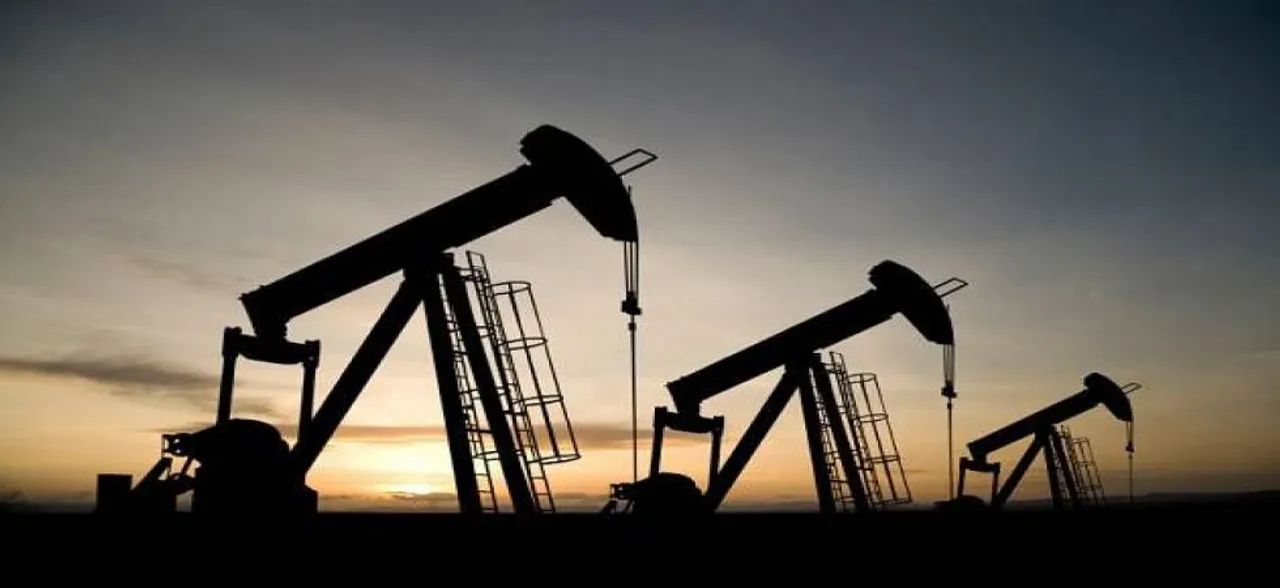 Crude Oil: इस सप्ताह 11 फीसदी लुढ़का कच्चा तेल, घटेंगे पेट्रोल-डीजल के दाम