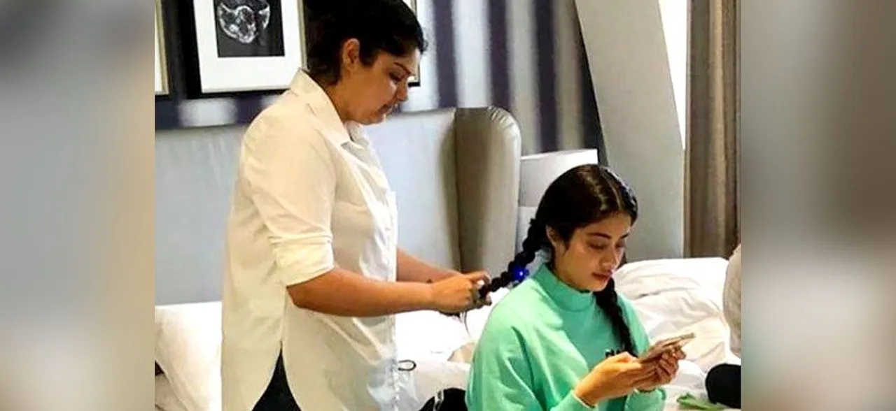 जाह्नवी कपूर की सौतेली बहन का प्यार देख यूजर्स हुए इमोशनल, किए ऐसे कमेंट्स