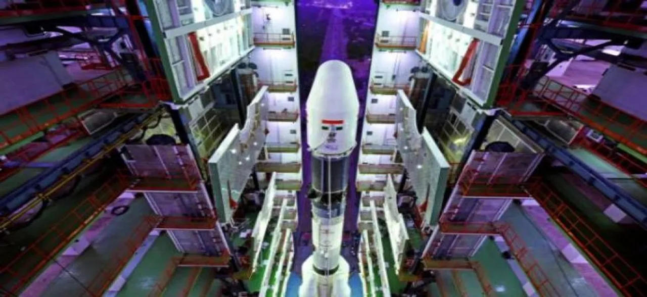 ISRO ने पदों के लिए निकाली वैकेंसी, सैलरी होगी 56 हजार, ऐसे करें आवेदन