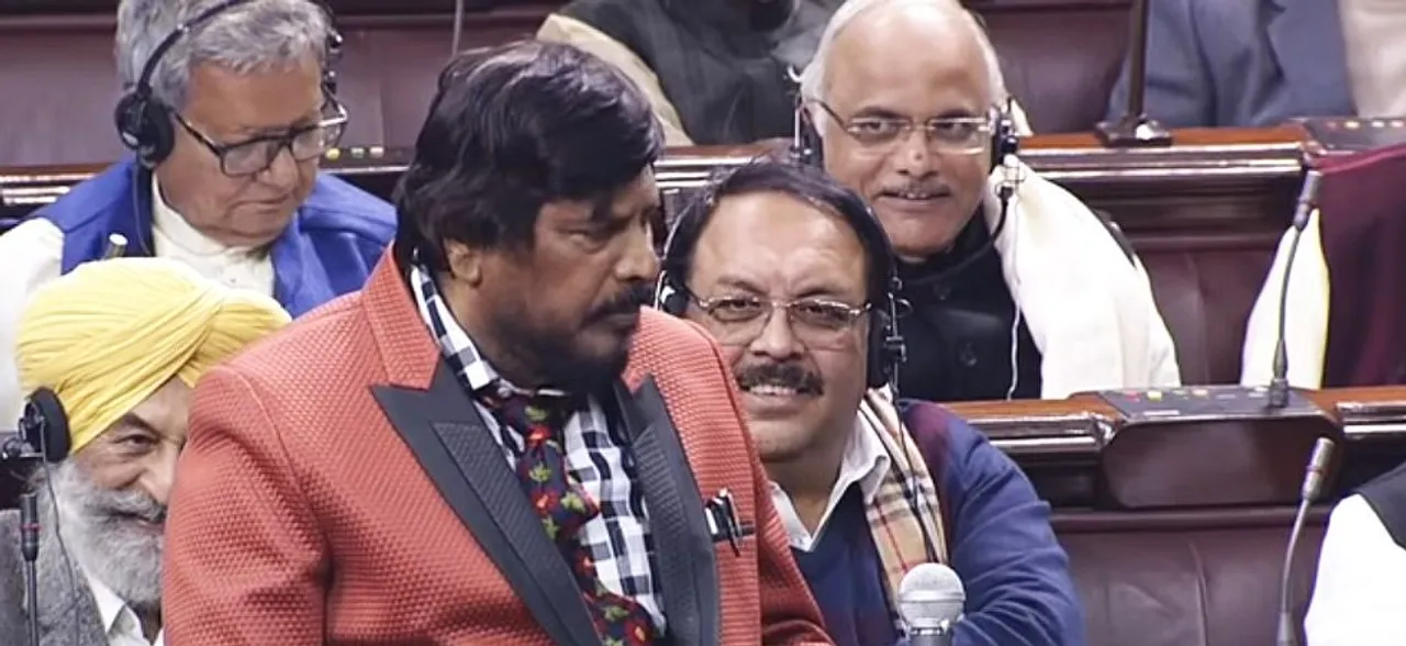 सामान्‍य वर्ग को आरक्षण बिल पर राज्‍यसभा में रामदास अठावले का अनोख्ना अंदाज, सभी को किया लोटपोट
