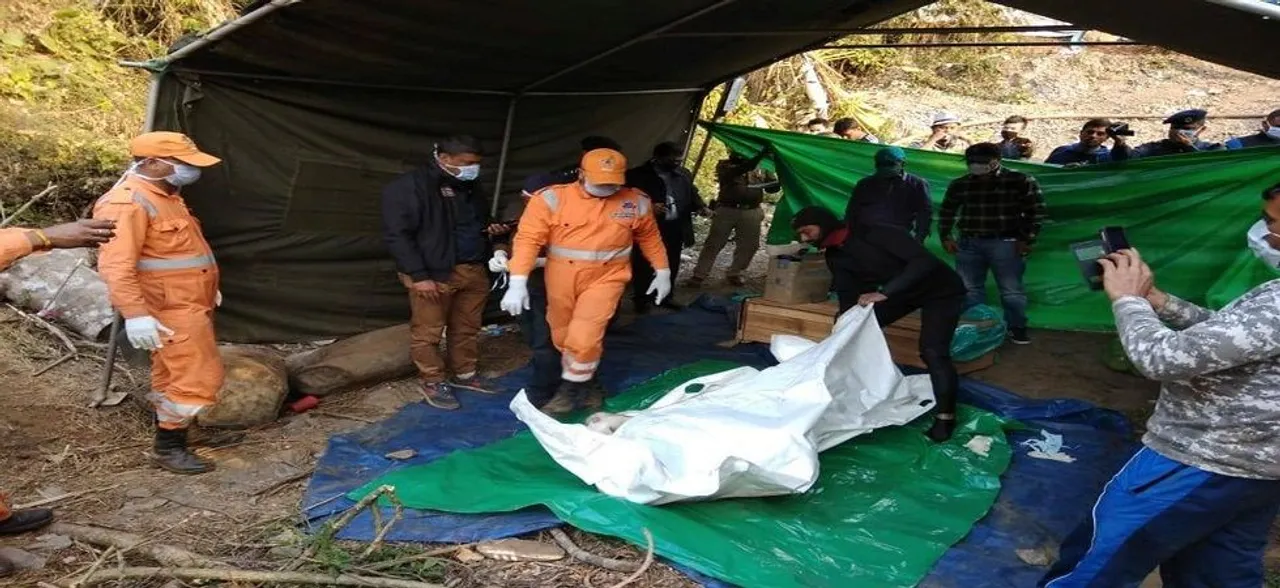 मेघालय: भारतीय नौसेना ने 280 फ़ीट गहरी खदान से दूसरे खनिक का शव निकाला