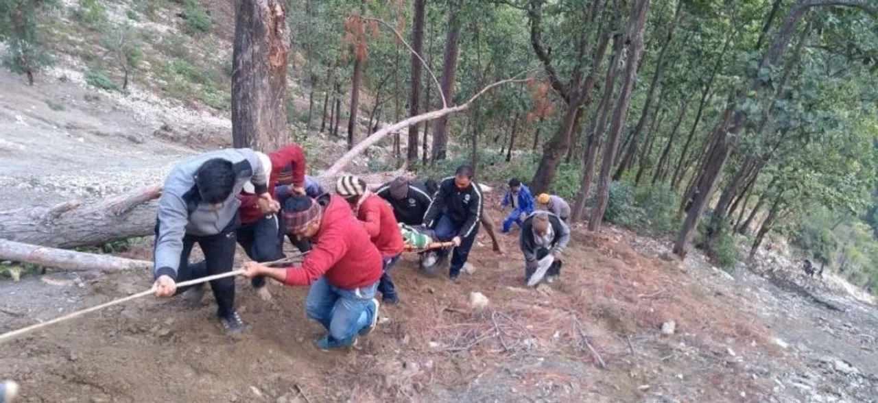 उत्तराखंड: चंपावत में गहरी खाई में गिरी वैन, 8 लोगों की मौत