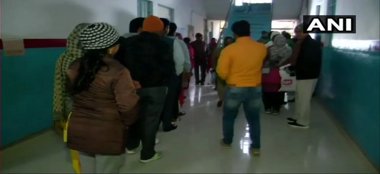Bypoll Live: हरियाणा में जींद उपचुनाव के दौरान 101 वर्षीय एक महिला ने मतदान किया