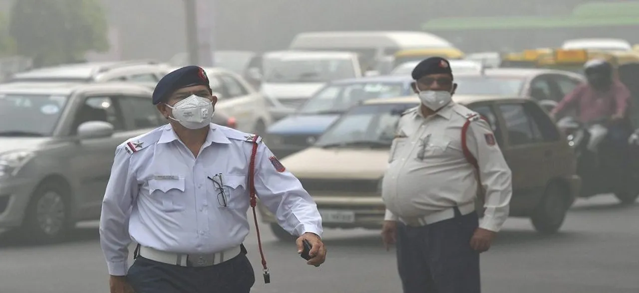 Delhi Pollution : दिल्ली में बिछी स्मॉग की चादर, फिर खराब हुई एयर क्वालिटी
