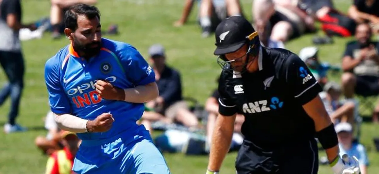 IND vs NZ: मोहम्मद शमी ने टीवी प्रेजेंटेटर को किया हैरान, आखिरकार हिंदी में की तारीफ