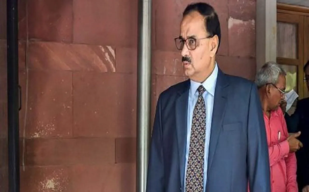 सरकार के आदेश के बाद नौकरी पर नहीं लौटे आलोक वर्मा, गृह मंत्रालय कर सकता है कार्रवाई