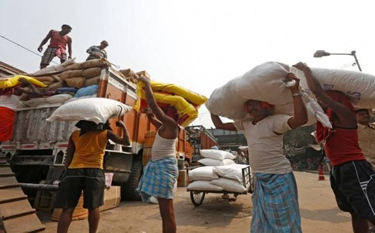 घरेलू कामगारों को मोदी सरकार का तोहफा, 3000 रुपए प्रति महीने की मिलेगी पेंशन