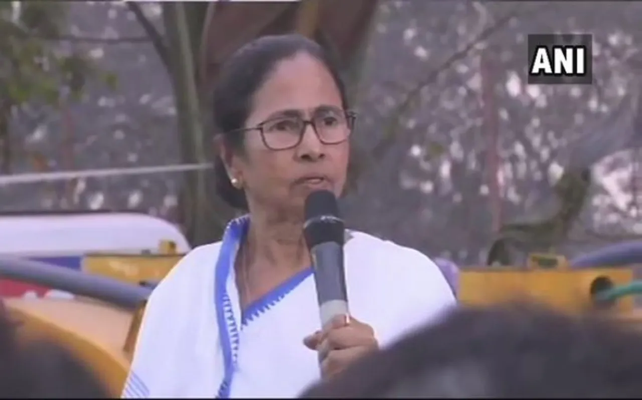 धरने को लेकर ममता की सफाई, किसी एक एजेंसी के खिलाफ प्रदर्शन नहीं