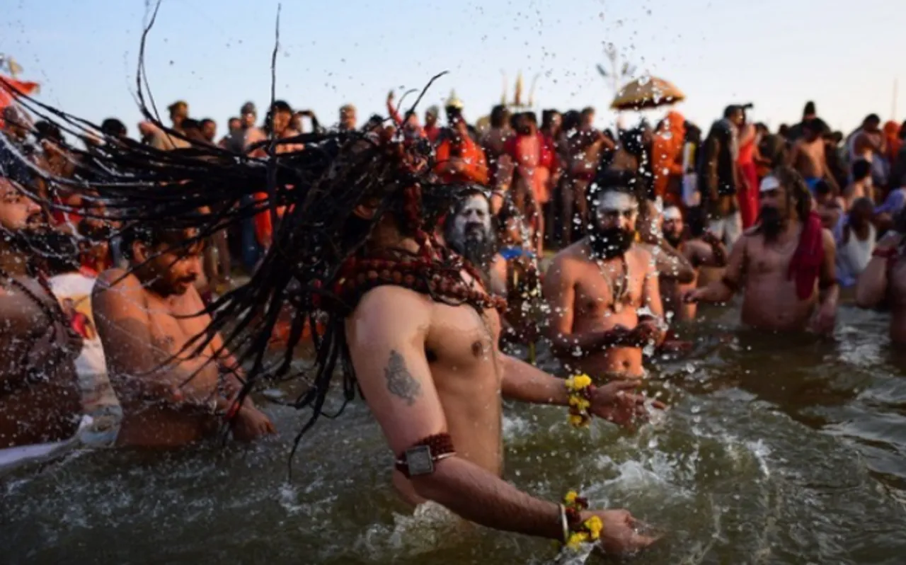 Kumbh 2019: स्नान घाटों पर महिलाओं की फोटोग्राफी पर इलाहाबाद HC ने लगाई रोक, 5 अप्रैल को अगली सुनवाई