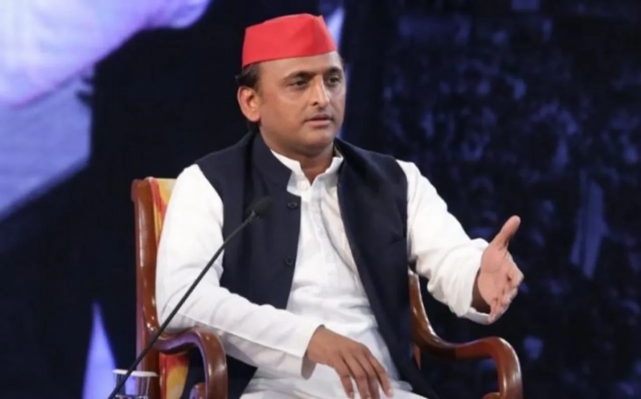 उत्तर प्रदेश : पूर्व सीएम अखिलेश यादव ने जहरीली शराब से हुई मौतों के चलते योगी सरकार पर साधा निशाना