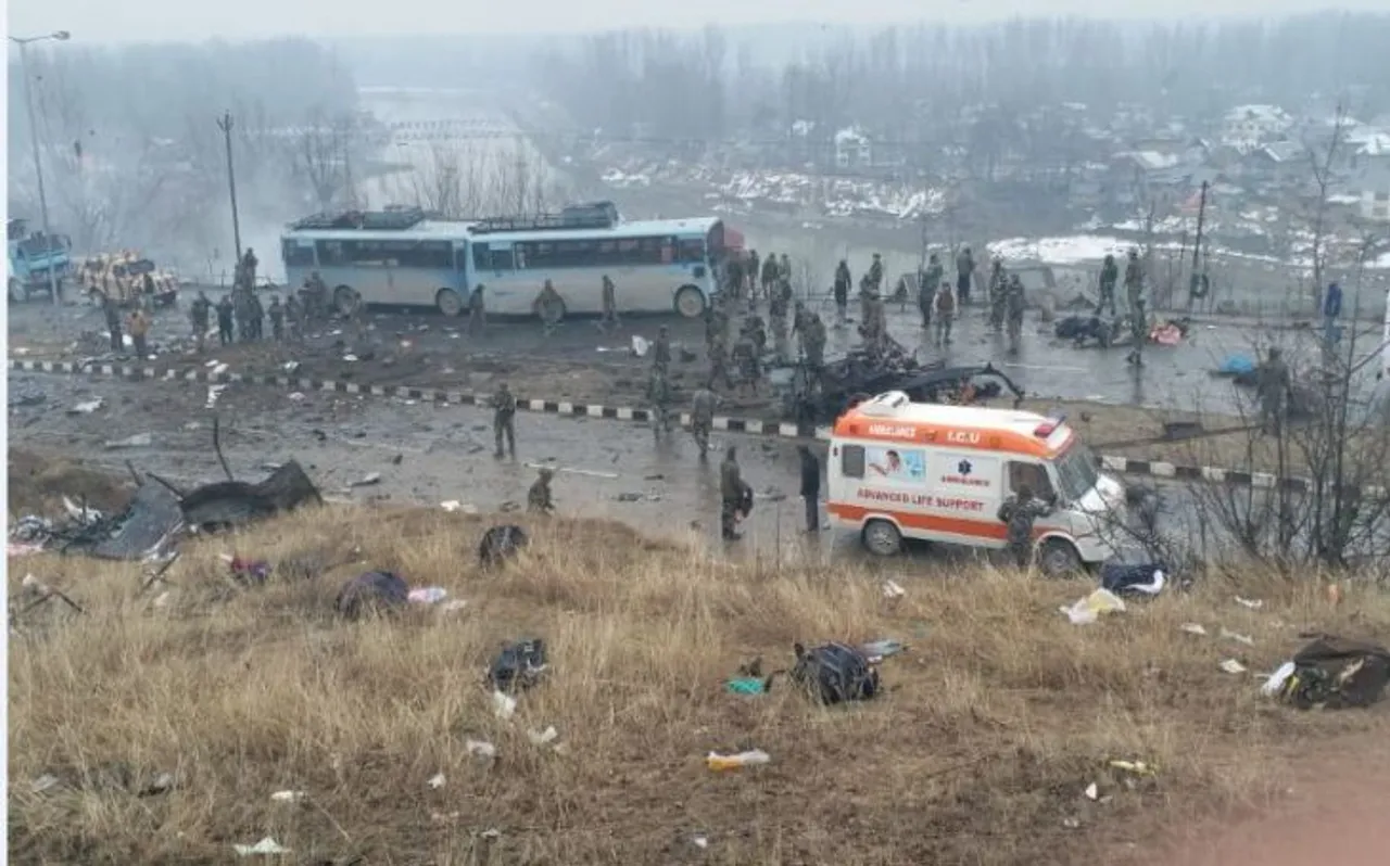 उरी के बाद CRPF पर सबसे बड़ा आतंकी हमला, फिदायीन हमले में 42 जवान शहीद, 7 दिन पहले ही जताई गई थी आशंका