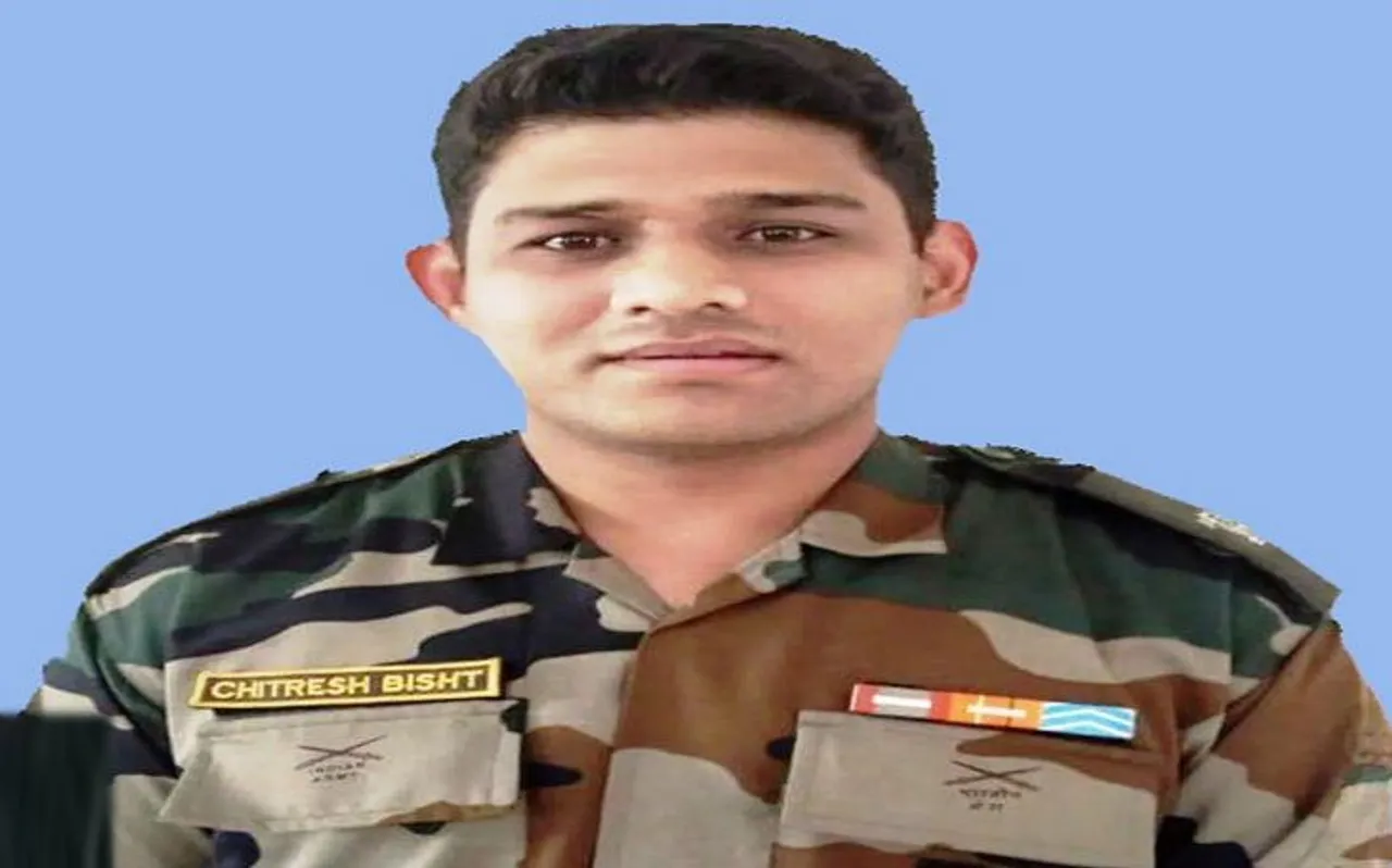 शहीद मेजर चित्रेश : पिता ने कहा, शादी के लिए घर आने वाला था बेटा, अब हम उसके पार्थिव शरीर का कर रहे इंतजार
