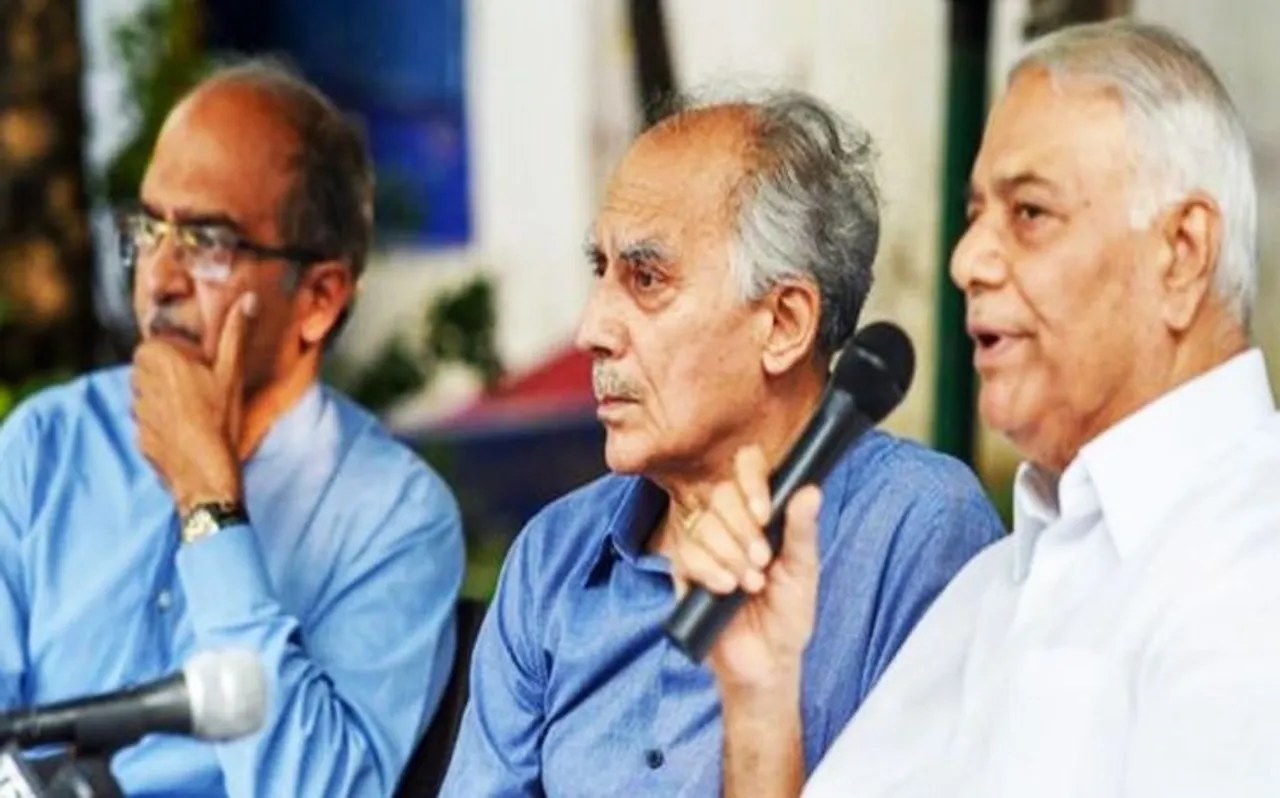 राफेल डील: सुप्रीम कोर्ट में याचिका दायर, अधिकारियों के खिलाफ कार्रवाई की मांग, गलत जानकारी सौंपने का आरोप