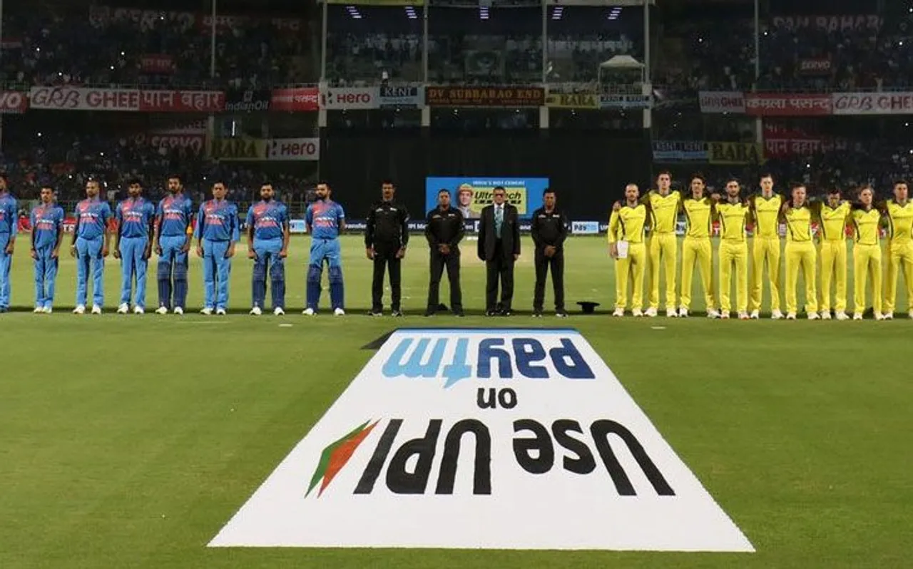 IND vs AUS: शहीद जवानों की याद में भारतीय टीम ने रखा मौन, मैदान पर किया यह काम