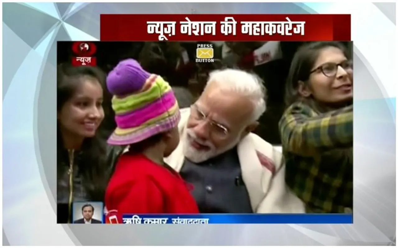 Surgical Strike 2: पाकिस्तान में खलबली मचाने के बाद दिल्ली की जनता के साथ सेल्फी खिंचा रहे हैं पीएम नरेंद्र मोदी