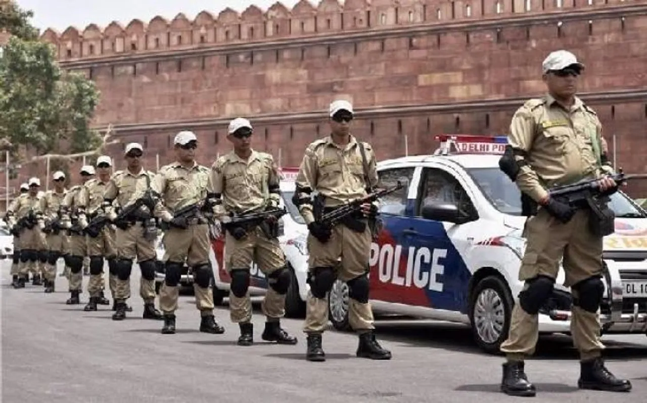 सेना के मूवमेंट की वीडियोग्राफी करने पर लगी रोक, दिल्ली पुलिस को मिला निर्देश