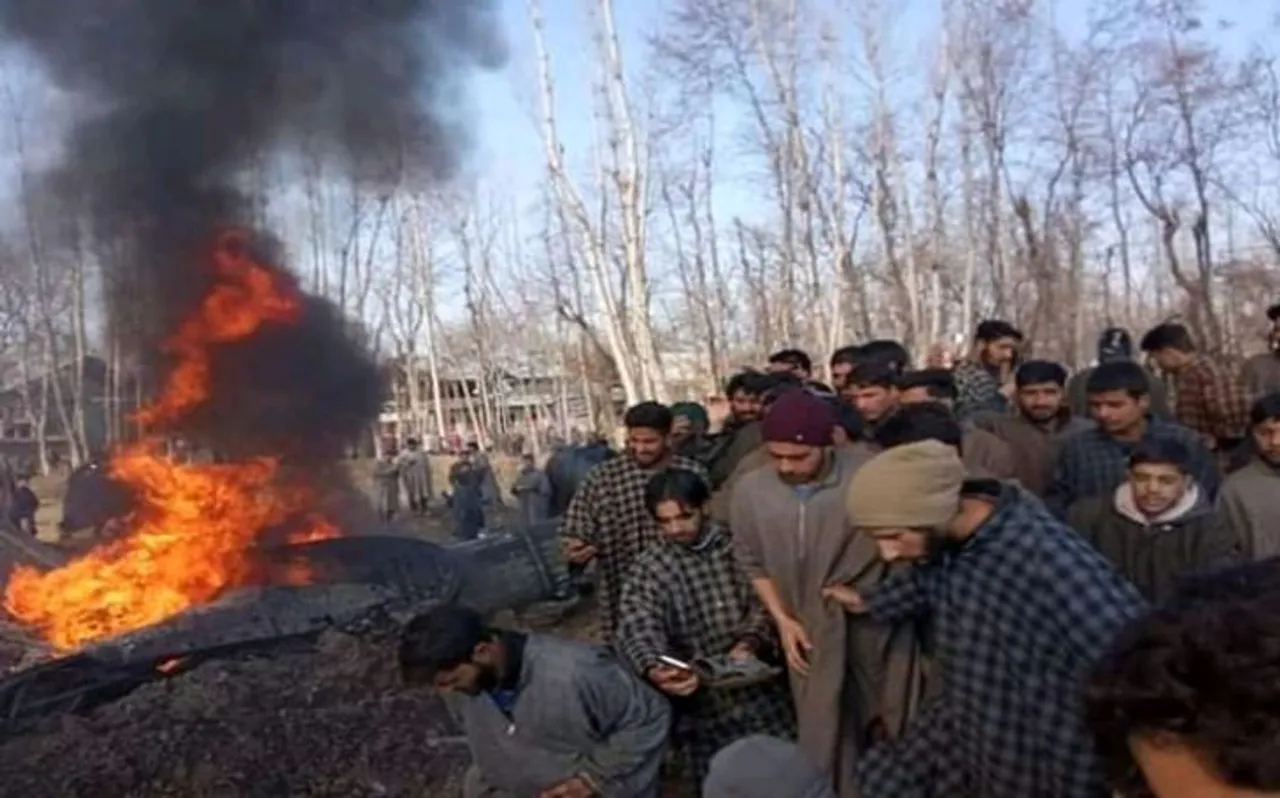 जम्‍मू कश्‍मीर : बड़गाम में MI 17 हेलीकॉप्टर क्रैश, पायलट और को-पायलट शहीद