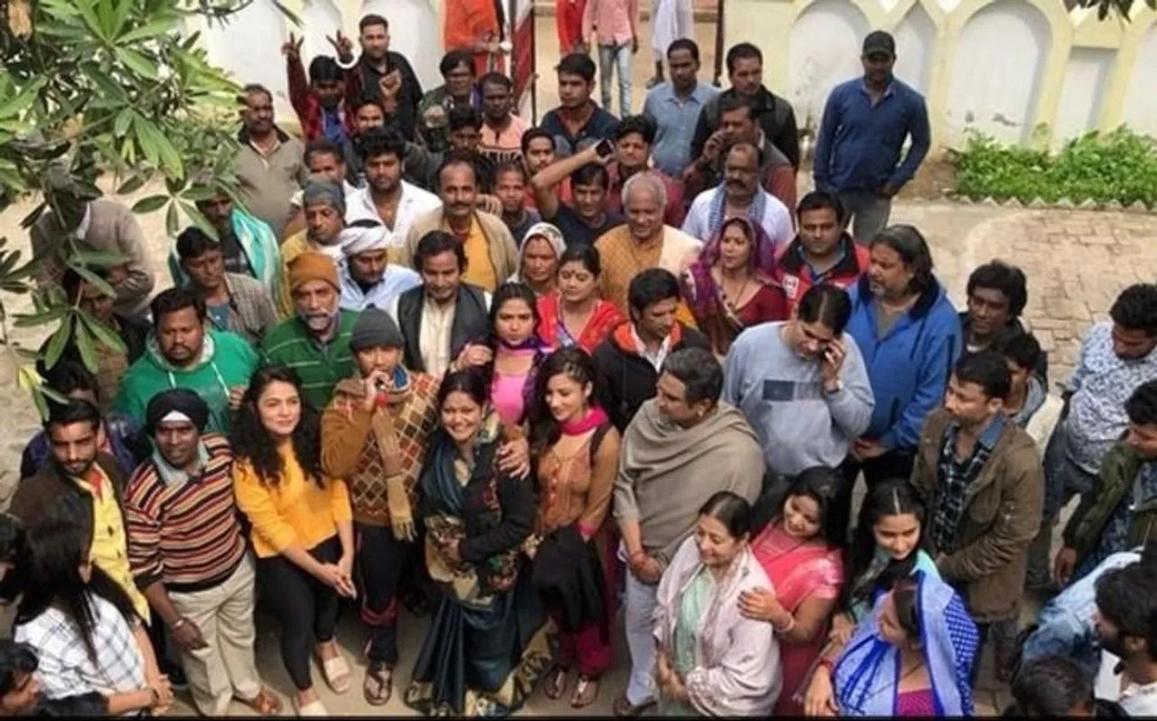 पाकिस्तान पर एयर स्ट्राइक, निरहुआ ने फिल्म के सेट पर लगाए भारत माता की जय के नारे