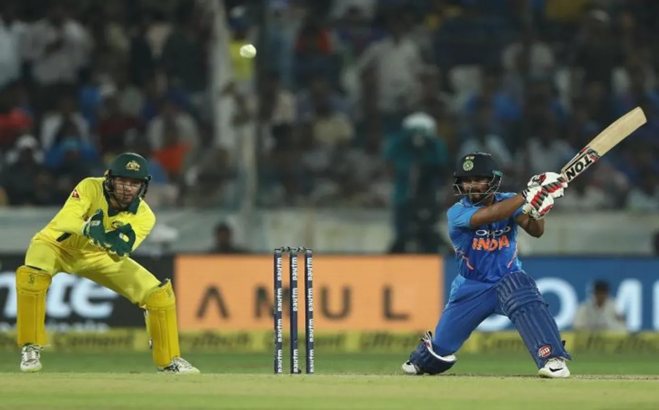 IND vs AUS 1st ODI: भारत ने ऑस्ट्रेलिया को 6 विकेट से हराया, केदार ने 81 और धोनी ने बनाए 59 रन
