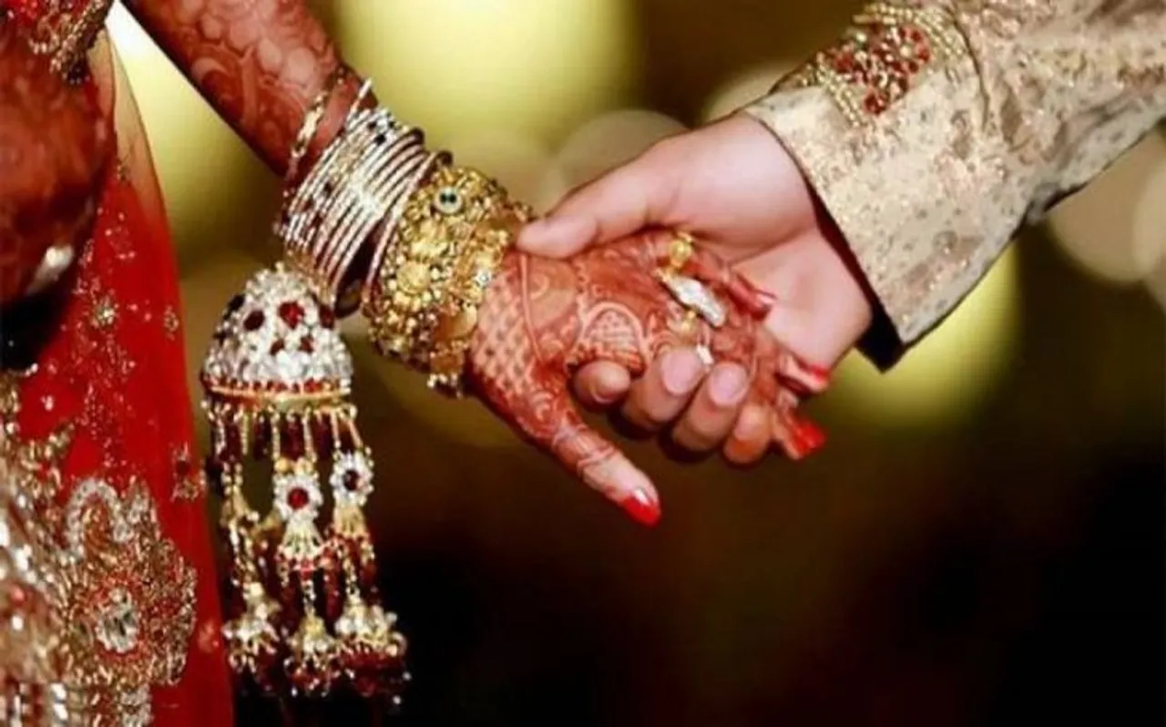 सुहागरात के समय 2 दुल्‍हनों ने अपने दूल्हों को दिया दूध का गिलास, इसके बाद जो हुआ उसे जानकर हैरान हो जाएंगे आप