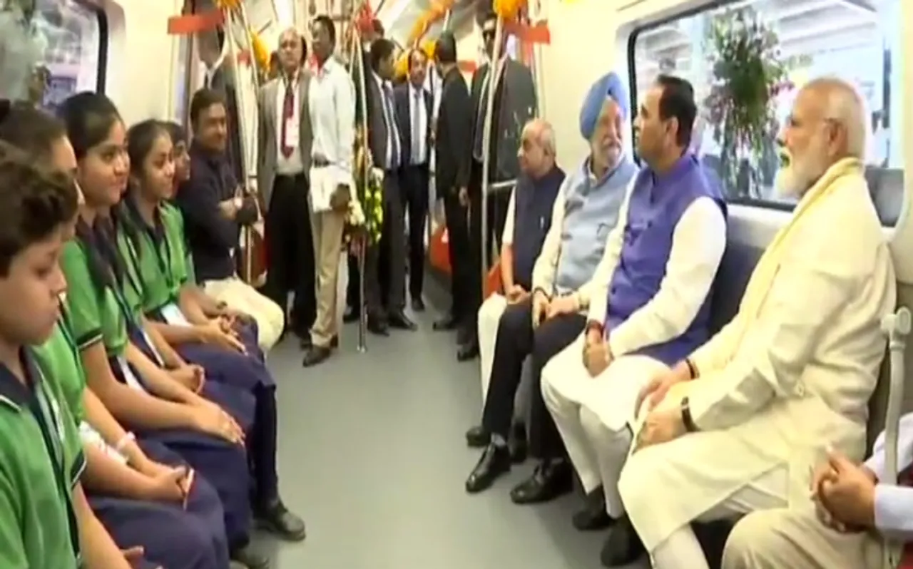 अहमदाबाद के लोगो को मिली मेट्रो की सौगात, पीएम नरेंद्र मोदी ने पहले चरण का किया उद्घाटन