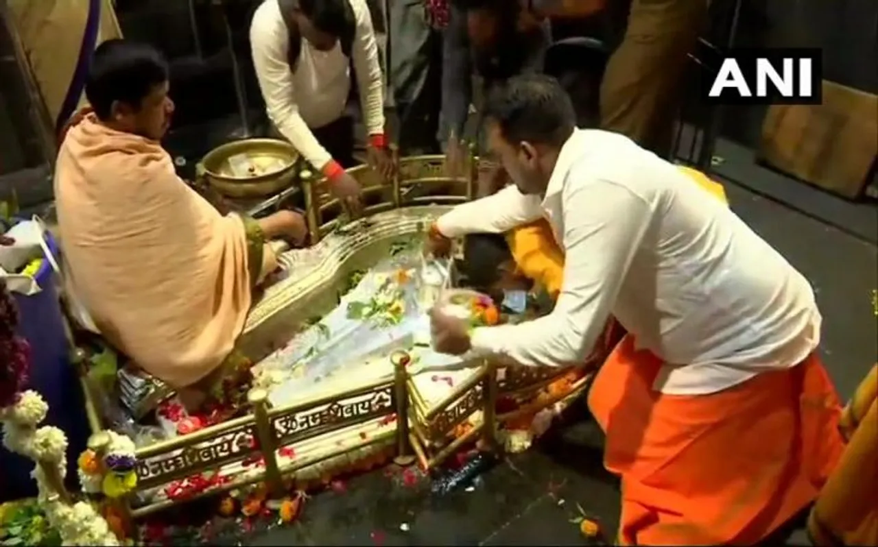 देशभर में महाशिवरात्रि की धूम, देखें किस मंदिर में कैसे हो रही पूजा