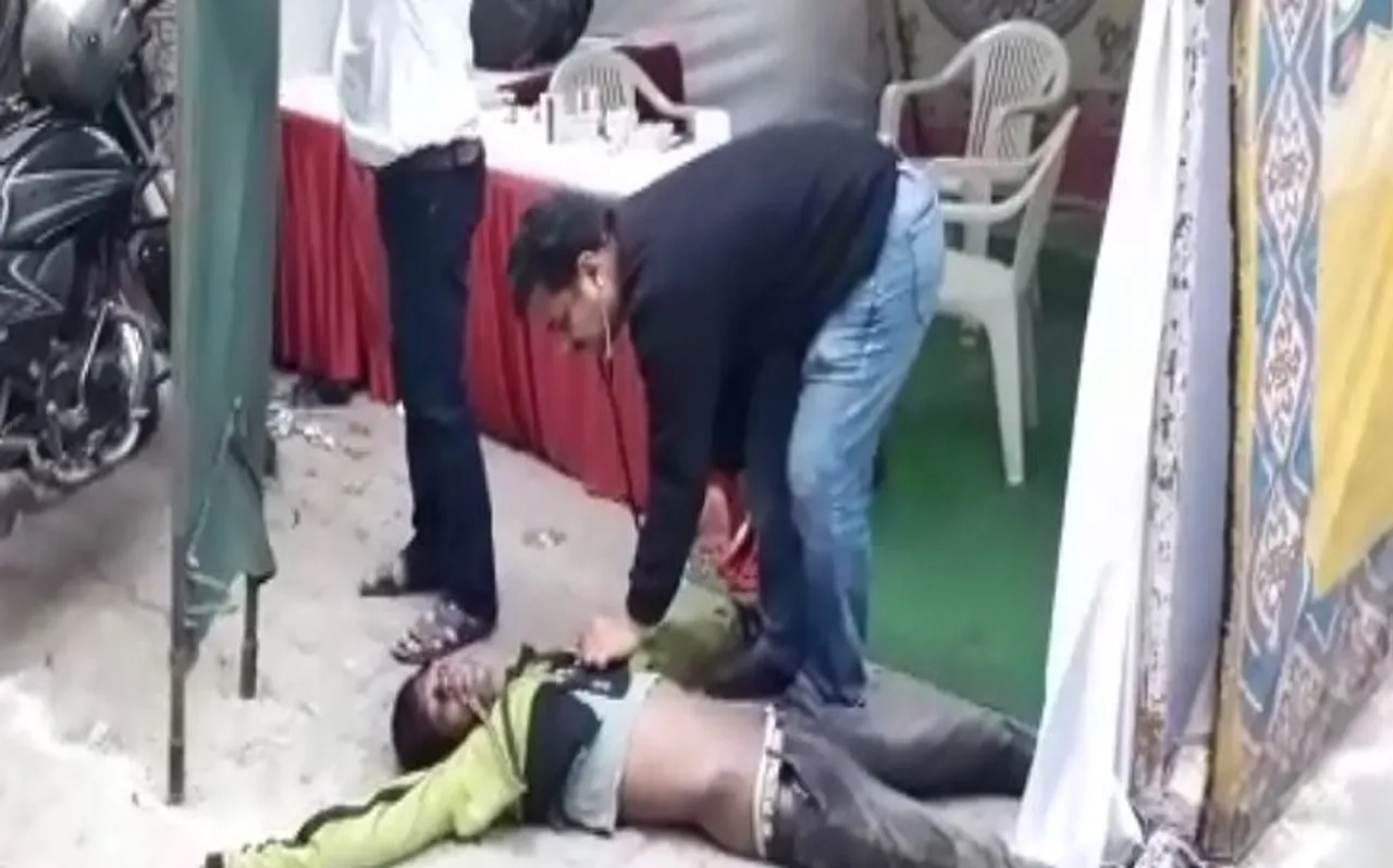 अजमेर में मानवता शर्मसार, बीमार युवक को घसीटते हुए पहुंचाया प्रशासनिक कैंप