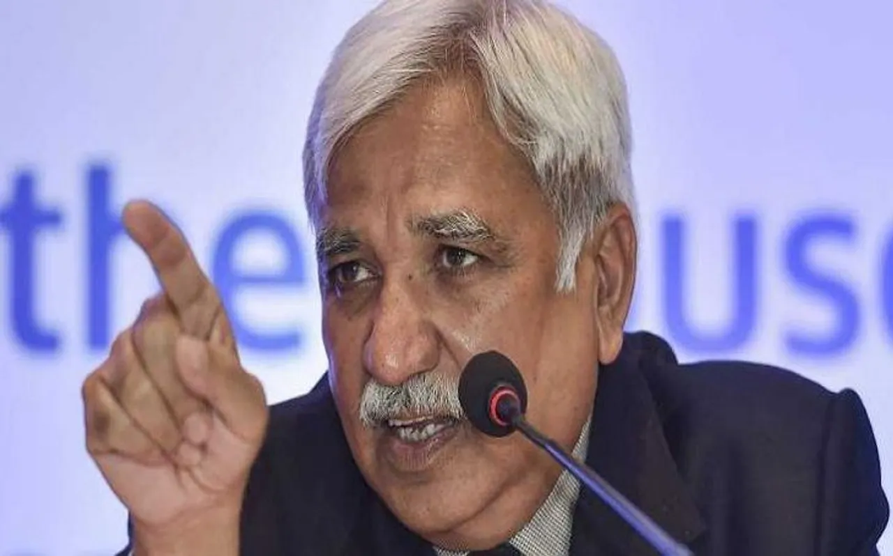 वोटिंग मशीन पर उठ रहे सवालों पर भड़के मुख्य चुनाव आयुक्त, कहा- EVM को हमने फुटबॉल बना दिया