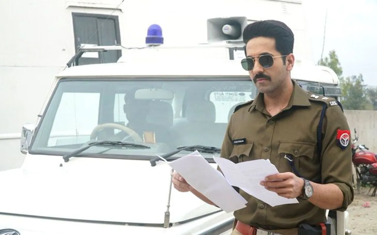 आंखों पर चश्मा, लंबी मूंछे और पुलिस की वर्दी पहनकर रौब झाड़ते दिखाई दिए आयुष्मान खुराना, जानें क्या है पूरा मामला