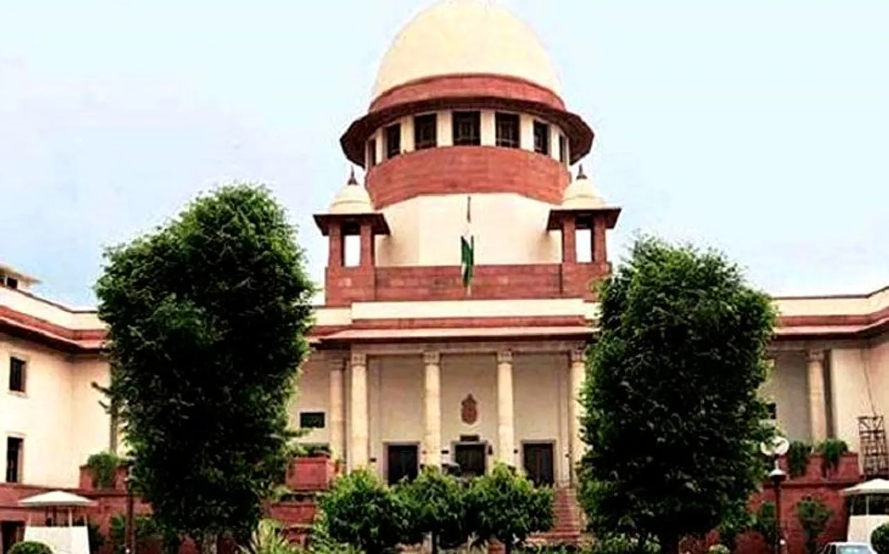 अवमानना केस में प्रशांत भूषण को सुप्रीम कोर्ट से नहीं मिली राहत, मांगनी पड़ी माफी