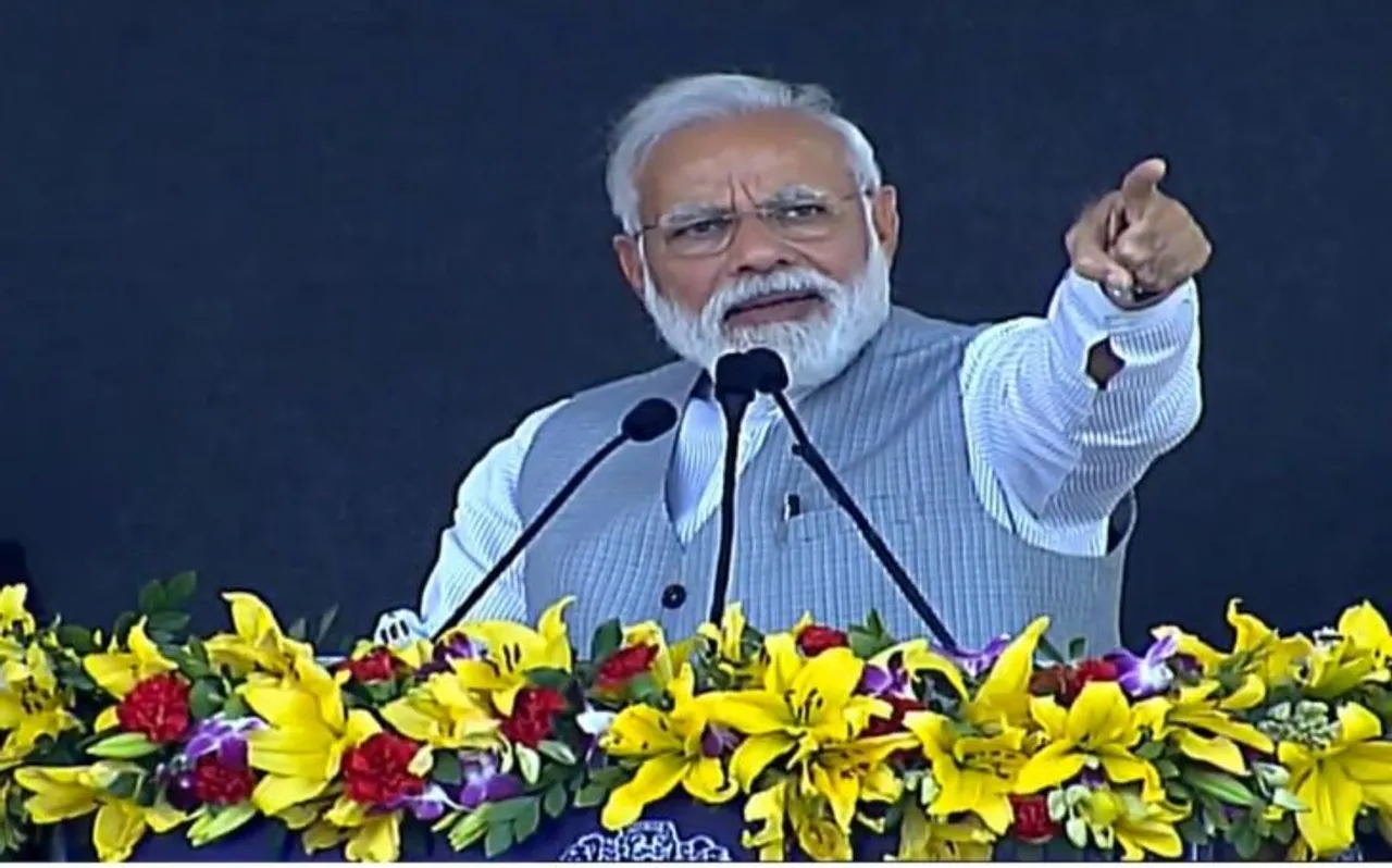 नोएडा में मेट्रो रेल उद्घाटन के मौके पर विरोधियों पर बरसे पीएम नरेंद्र मोदी, जानें 20 बड़ी बातें