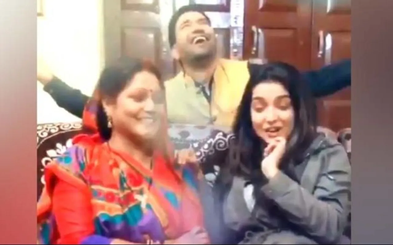 निरहुआ से शादी के लिए आम्रपाली दुबे ने लगाई उनकी मां को मक्खन, कहा-बन के पतोहिया..