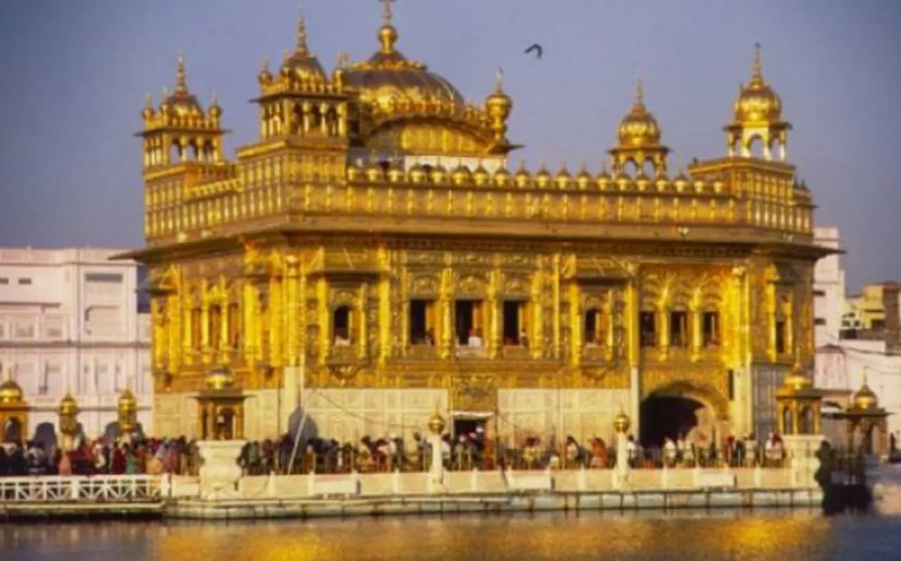 पंजाब : रूसी सेना के जनरल और थल सेना के मौजूदा कमांडर इन-चीफ पहुंचे स्वर्ण मंदिर