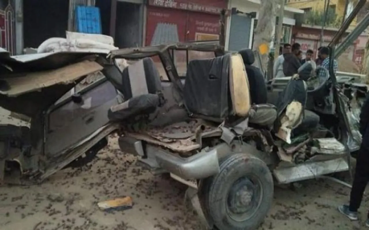 उत्‍तर प्रदेश में भीषण हादसा, बारातियों से भरी बोलेरो कार पेड़ से टकराई, 7 लोगों की मौत