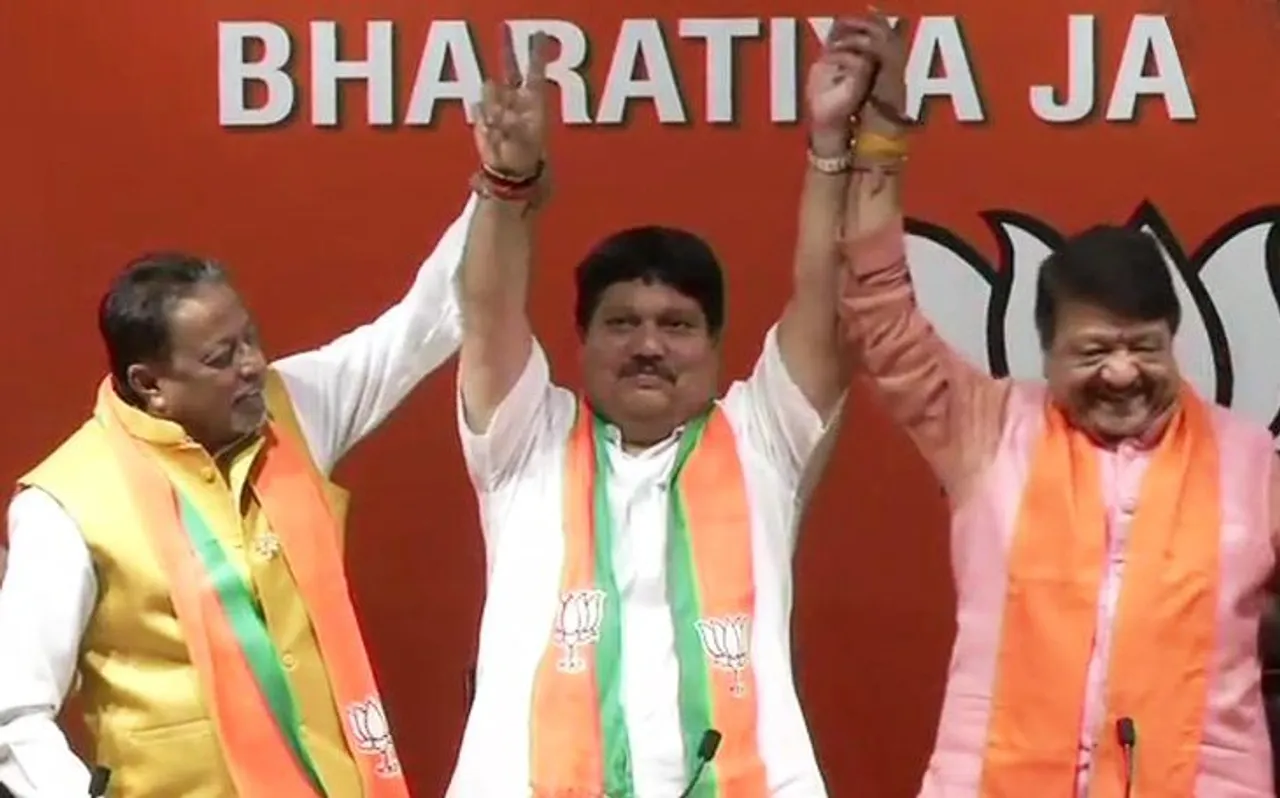 Lok sabha Election 2019 : ममता बनर्जी को फिर लगा झटका, बीजेपी में शामिल हुए विधायक अर्जुन सिंह